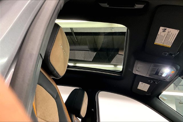 Used 2025 Chevrolet Equinox ACTIV w/ Convenience Package III FWD image 20