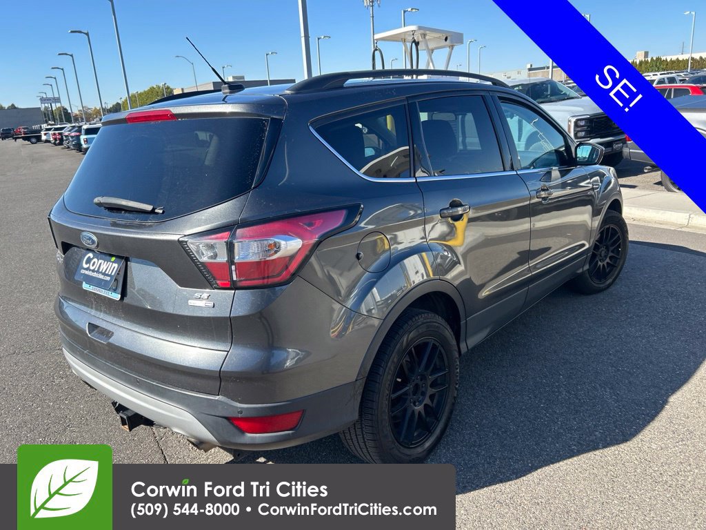 Used 2017 Ford Escape SE w/ SE Leather Comfort Package AWD/4WD image 5