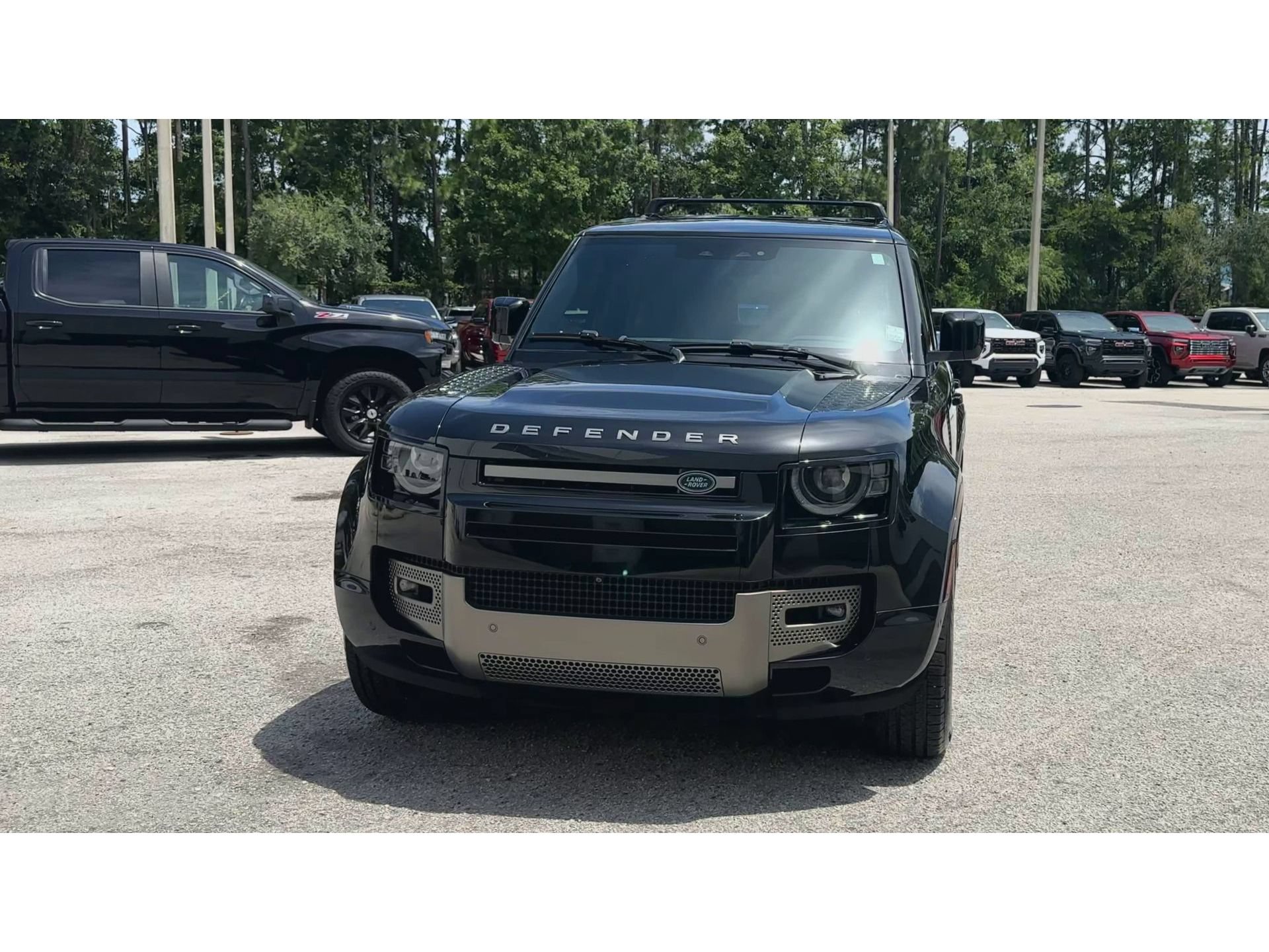 Used 2021 Land Rover Defender 110 X-Dynamic SE AWD/4WD image 3