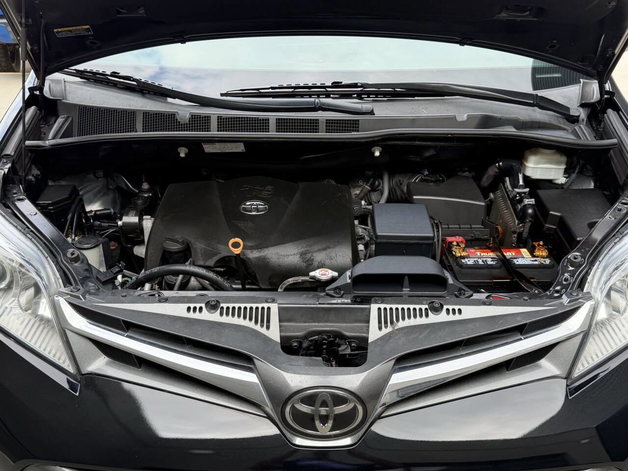 Used 2019 Toyota Sienna XLE w/ XLE Navigation Package FWD image 13