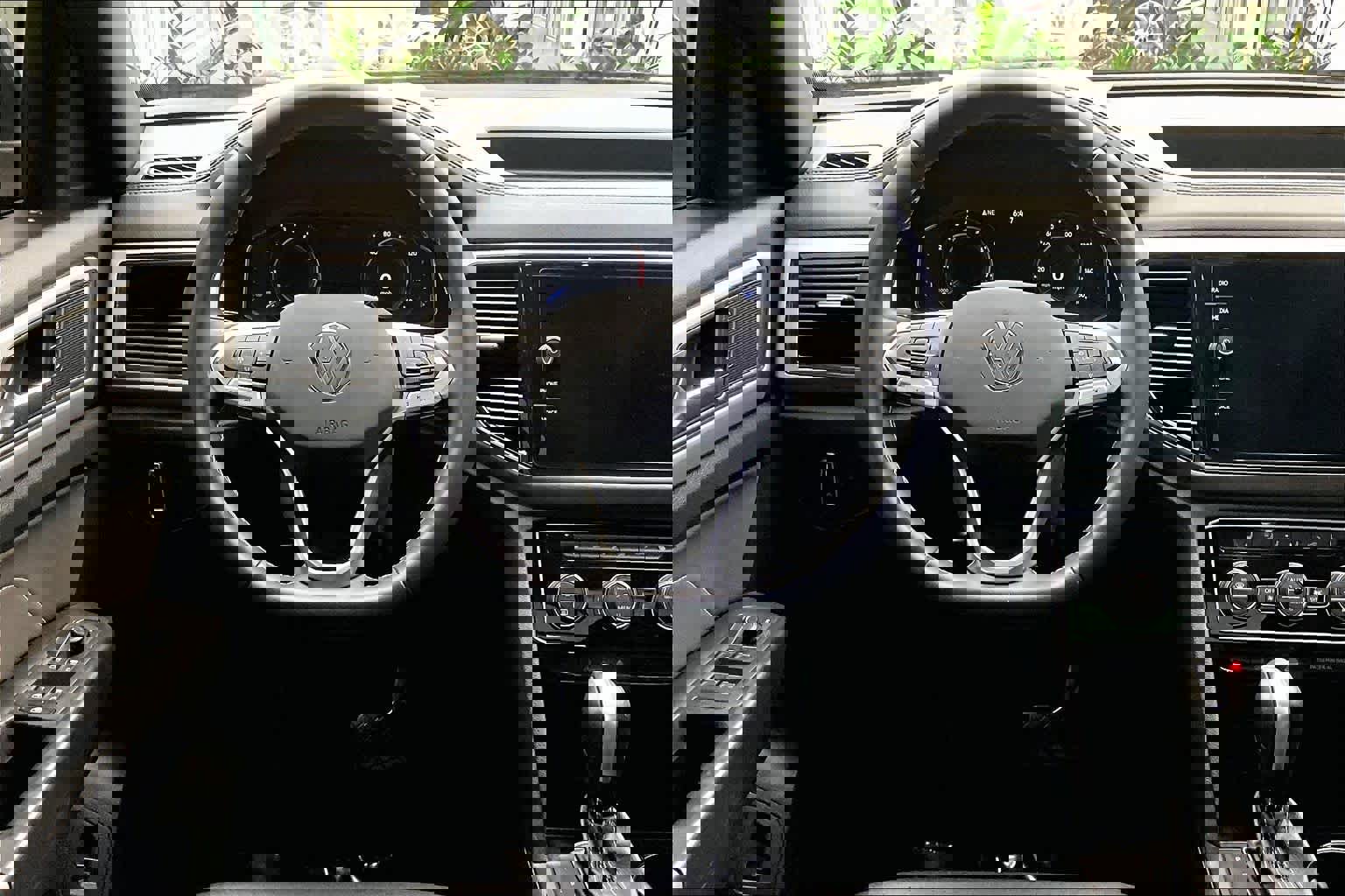 Used 2023 Volkswagen Atlas Cross Sport SE w/ Panoramic Sunroof Package image 5