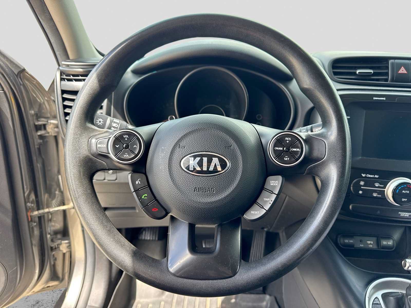 Used 2018 Kia Soul + FWD image 21