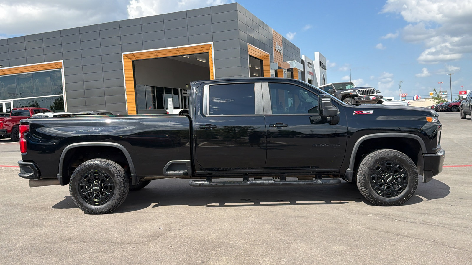 Used 2022 Chevrolet Silverado 2500 LTZ w/ LTZ Plus Package AWD/4WD image 4