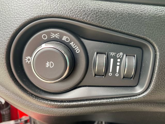 Used 2020 Jeep Renegade Latitude image 18