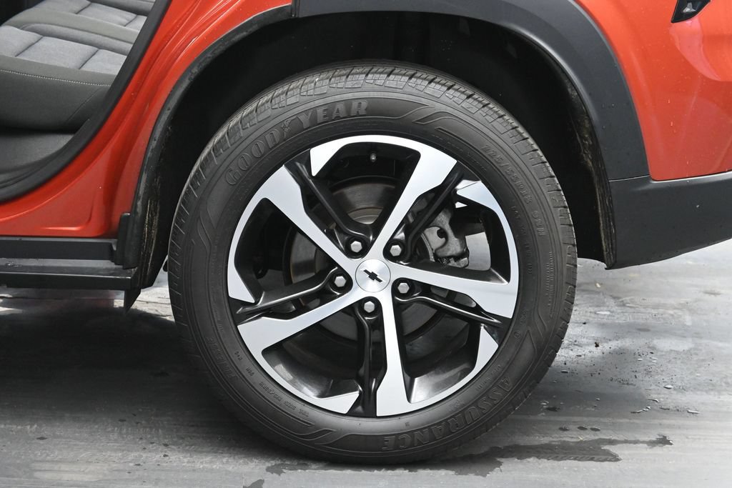 Used 2024 Chevrolet Trax RS FWD image 29