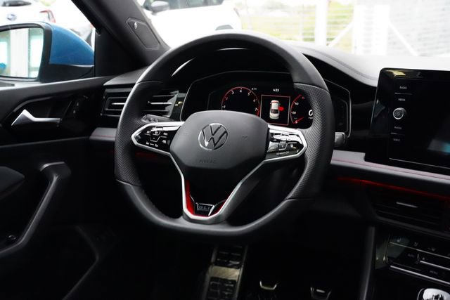 Used 2025 Volkswagen Jetta GLI Autobahn FWD image 23