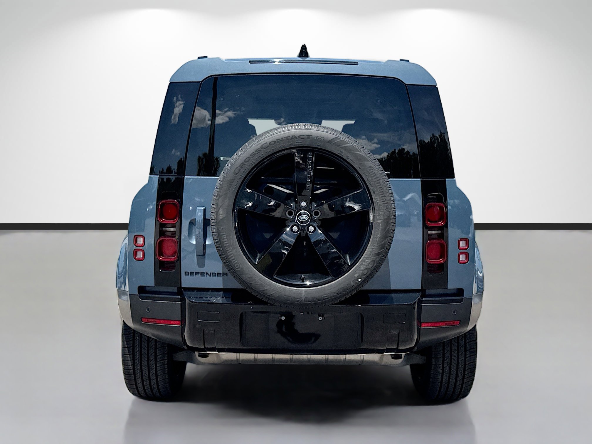 Used 2024 Land Rover Defender 110 S AWD/4WD image 4