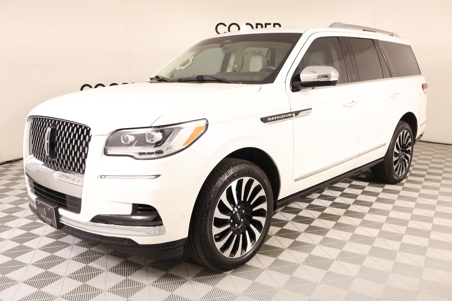 Used 2024 Lincoln Navigator Black Label AWD/4WD image 11