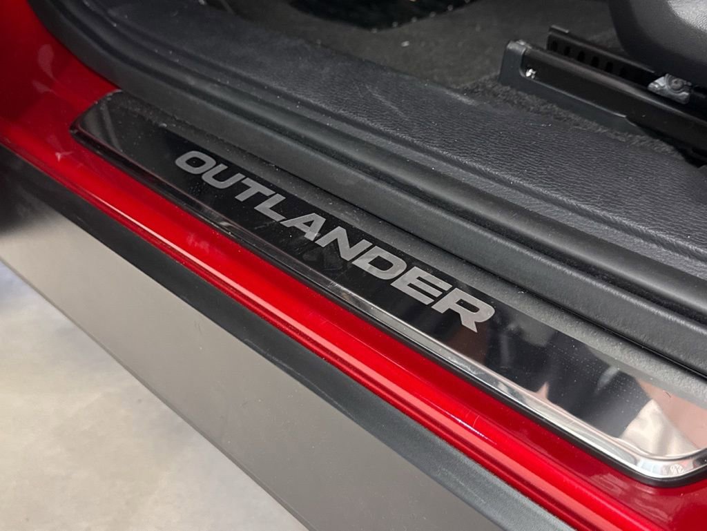 New 2026 Mitsubishi Outlander SEL FWD image 25