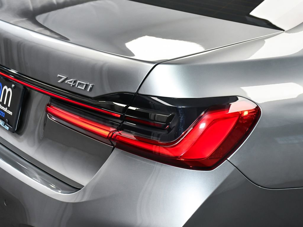 Used 2022 BMW 740i xDrive w/ M Sport Package image 92