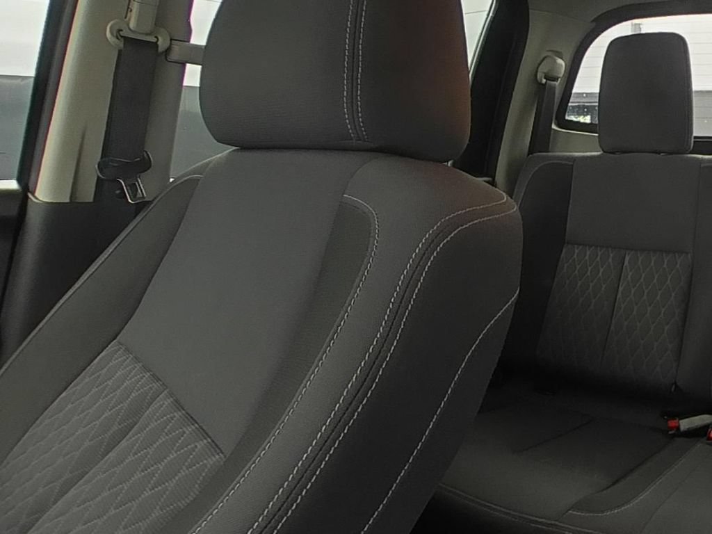 Used 2021 Nissan Titan SV w/ SV Convenience Package AWD/4WD image 9