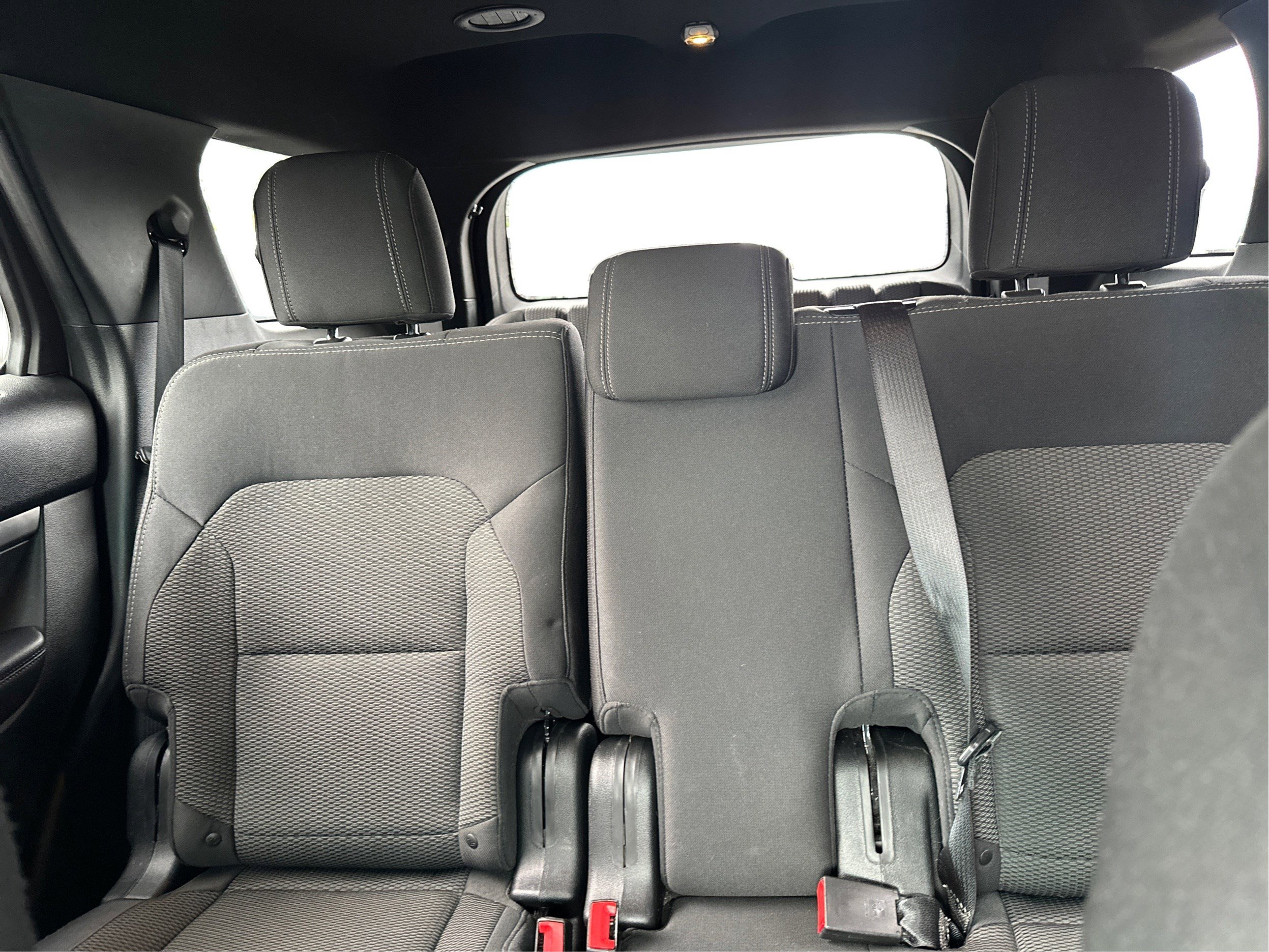 Used 2018 Ford Explorer XLT AWD/4WD image 13