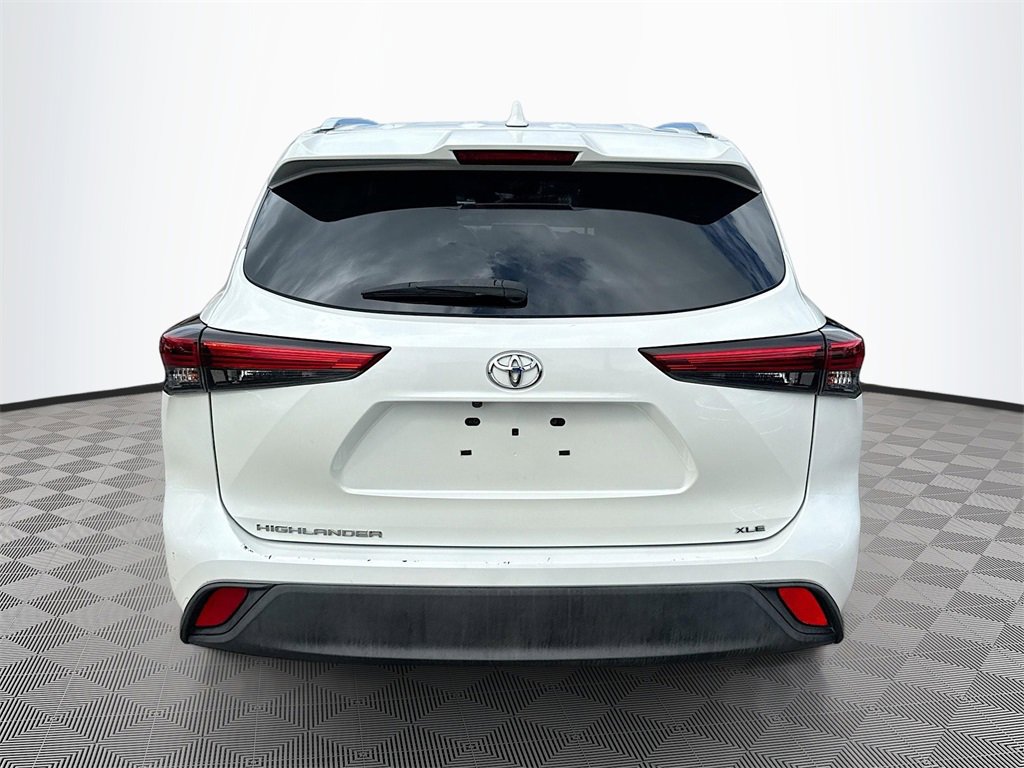 Used 2021 Toyota Highlander XLE image 7