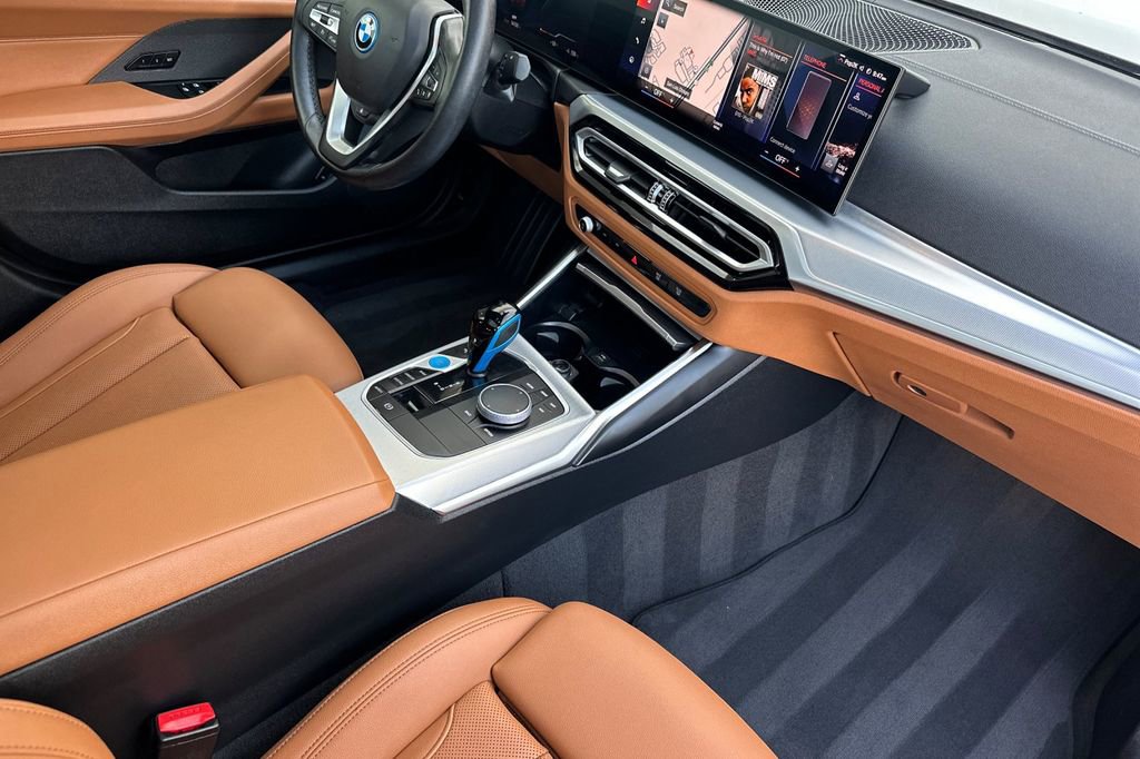 Used 2023 BMW i4 eDrive35 w/ Premium Package image 16