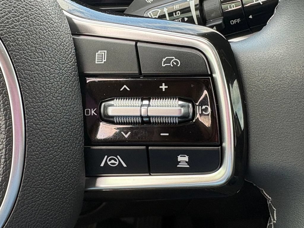 Certified 2025 Kia Sorento S w/ Panoramic Sunroof Package FWD image 26