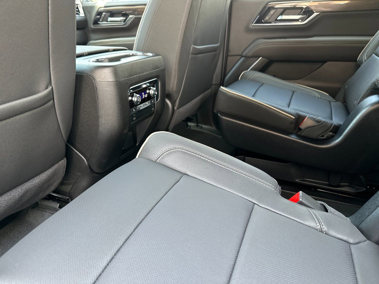 New 2026 GMC Yukon XL Elevation RWD image 12