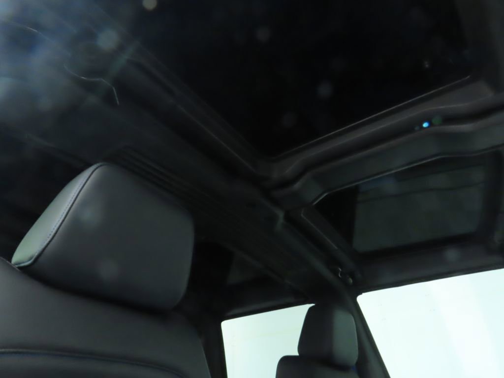 Used 2024 GMC Hummer EV 3X w/ LPO, Illumination Package image 18