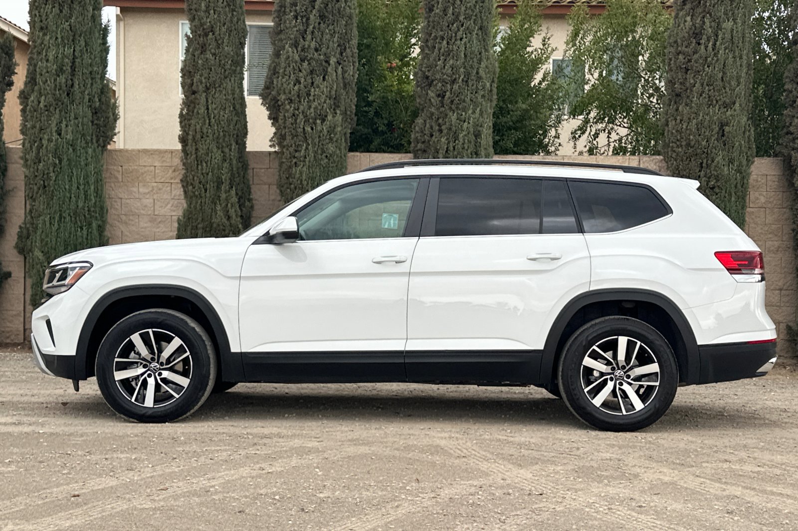 Used 2023 Volkswagen Atlas SE image 7