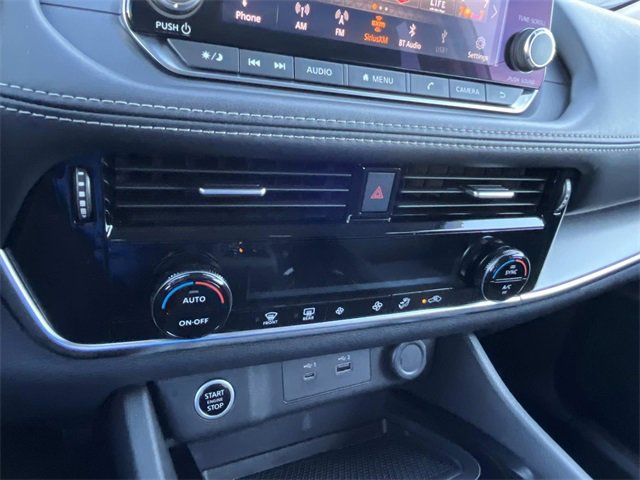 Used 2022 Nissan Rogue SV image 35