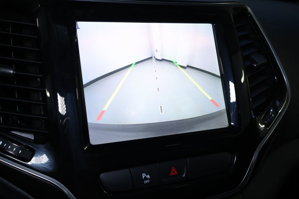 Used 2019 Jeep Cherokee Limited image 31