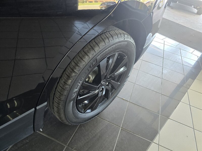 Used 2023 Chevrolet Equinox LS w/ LS Convenience Package FWD image 33