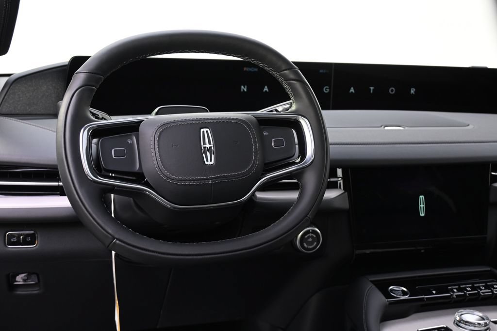 New 2027 Lincoln Navigator Reserve w/ Jet Appearance Package AWD/4WD image 12