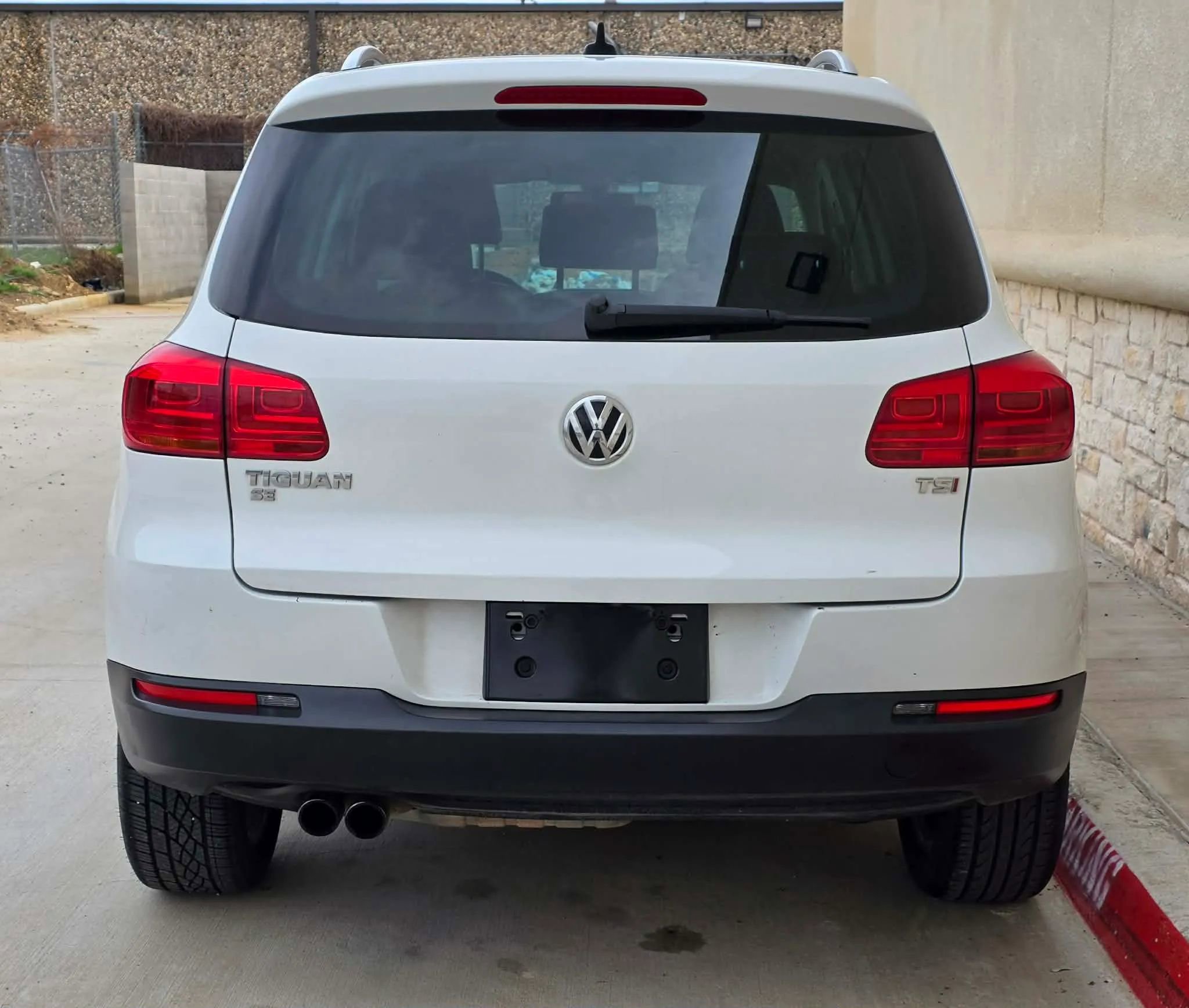 Used 2016 Volkswagen Tiguan SE FWD image 4