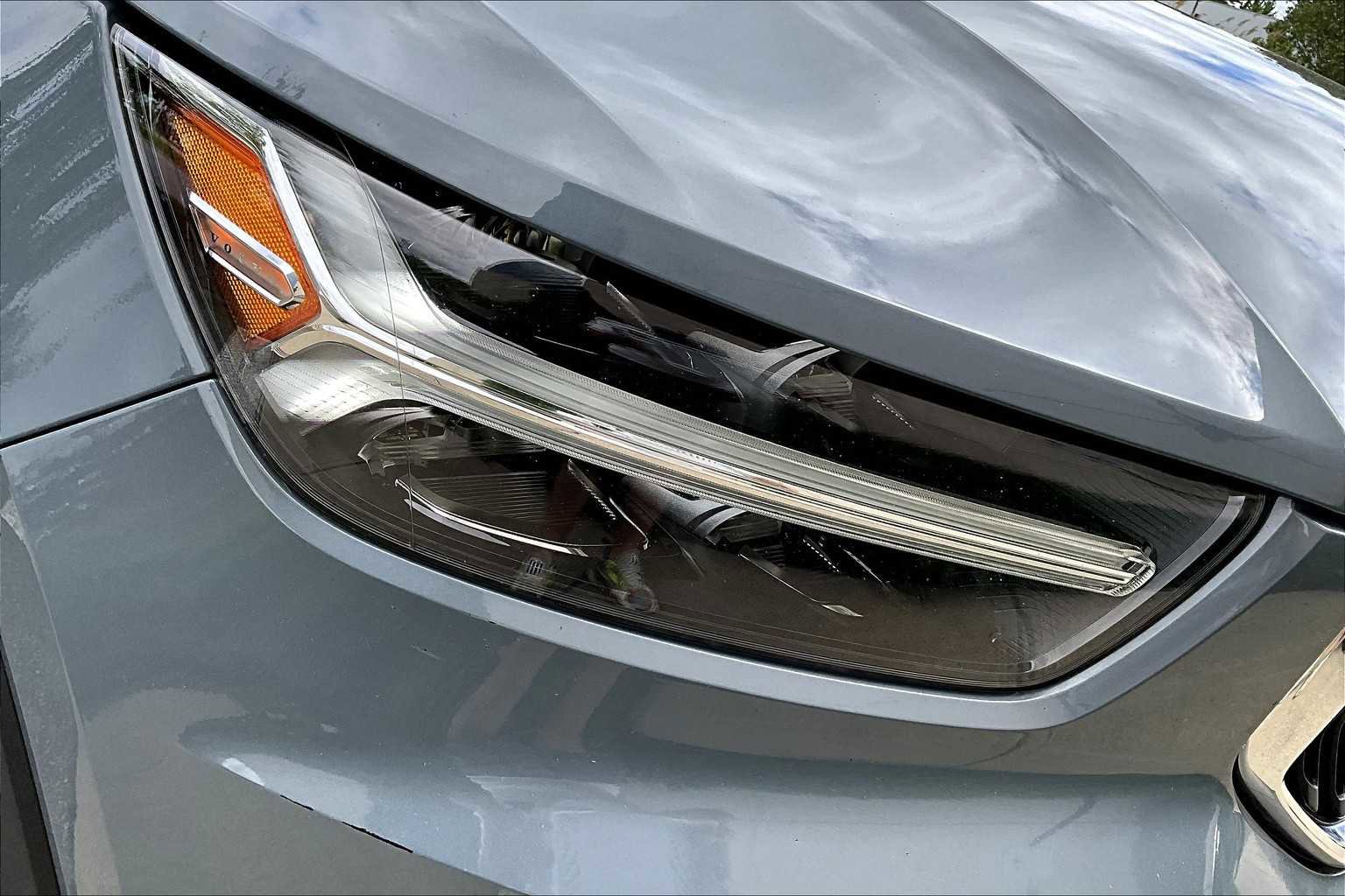 Certified 2022 Volvo XC40 T5 Momentum image 26