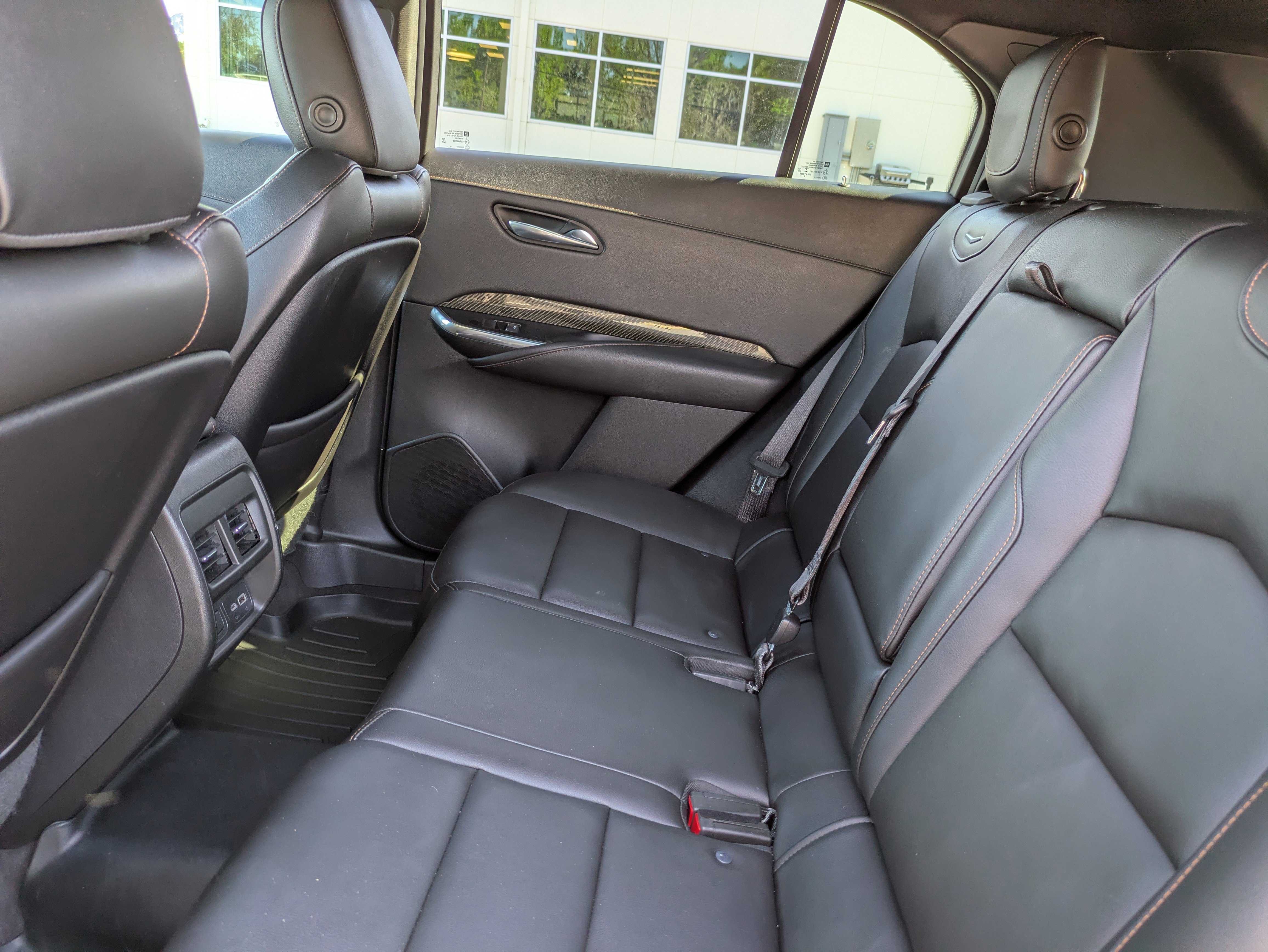 Certified 2019 Cadillac XT4 Sport w/ Technology Package FWD image 16