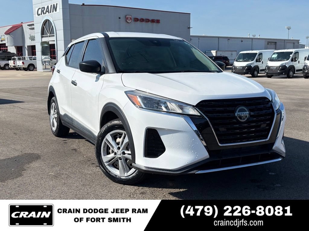 Used 2021 Nissan Kicks S FWD image 1