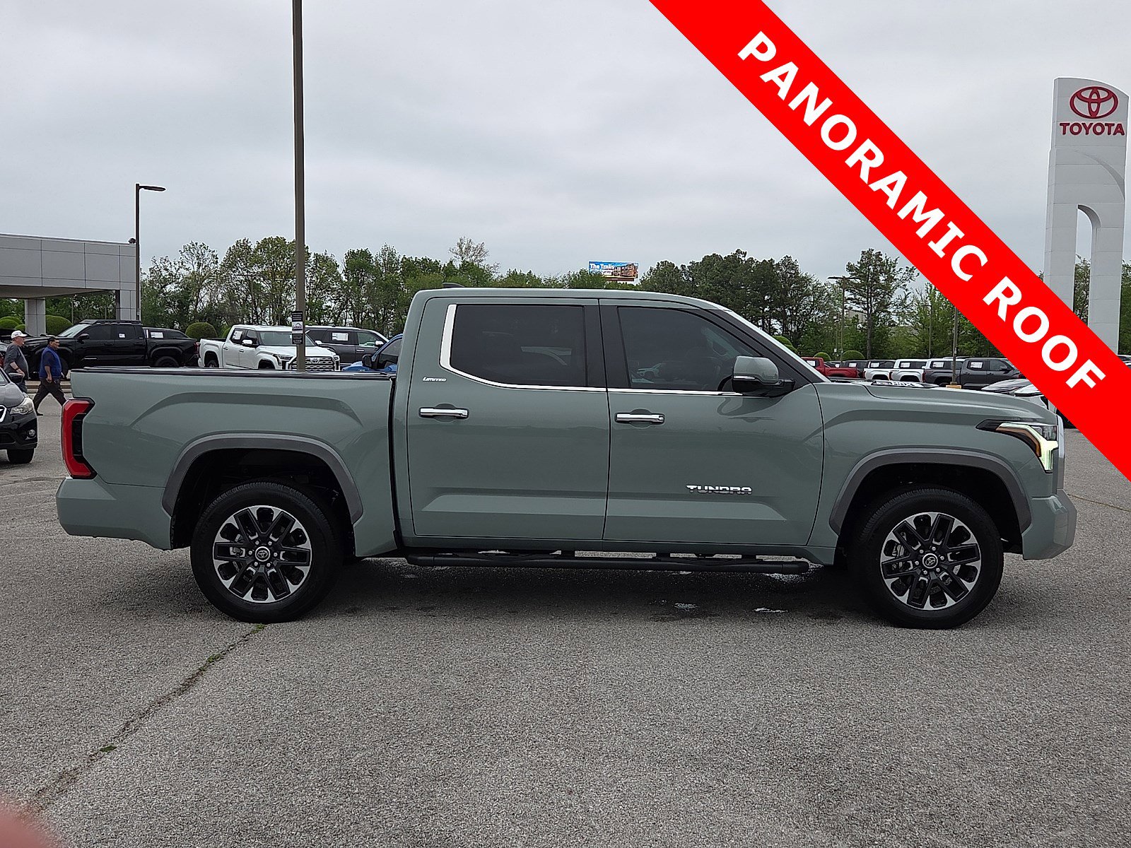 Used 2024 Toyota Tundra Limited AWD/4WD image 6