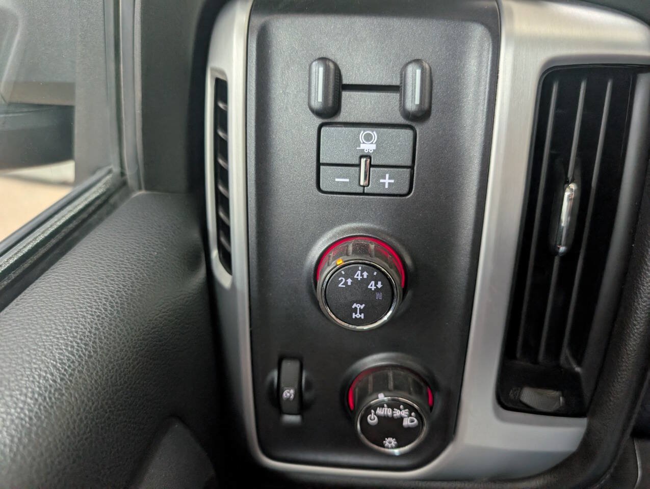 Used 2015 GMC Sierra 3500 SLE AWD/4WD image 14