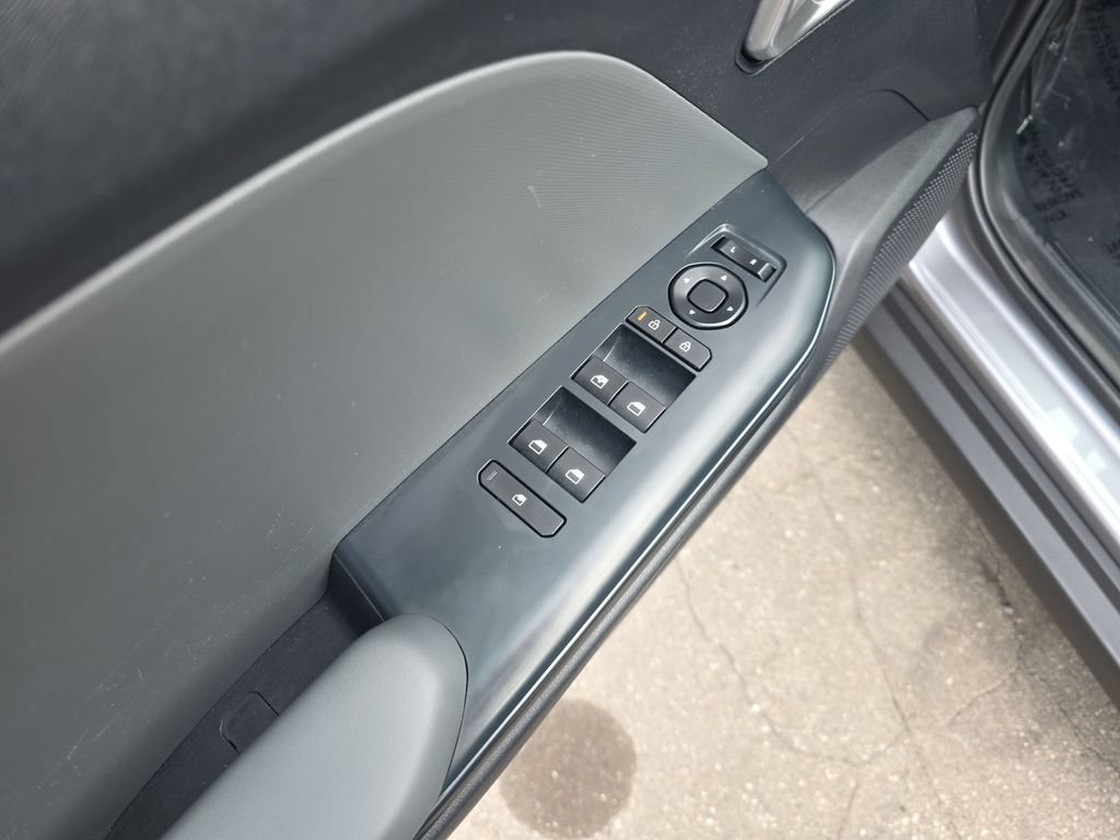 Used 2025 Kia K4 FWD image 11