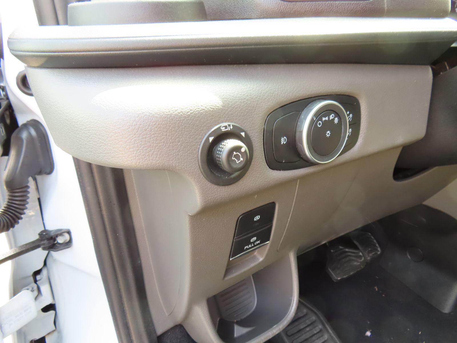 Used 2024 Ford Transit 350 XLT image 11