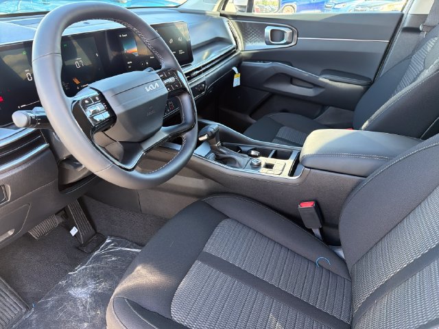 New 2026 Kia Sorento LX FWD image 16