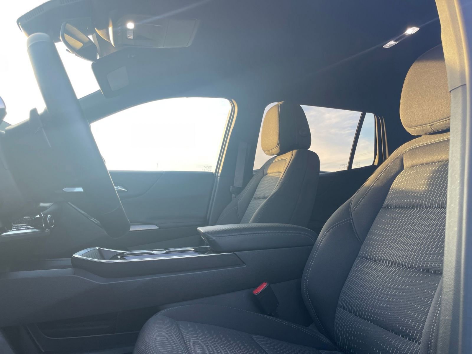 Used 2025 Chevrolet Equinox LT image 25