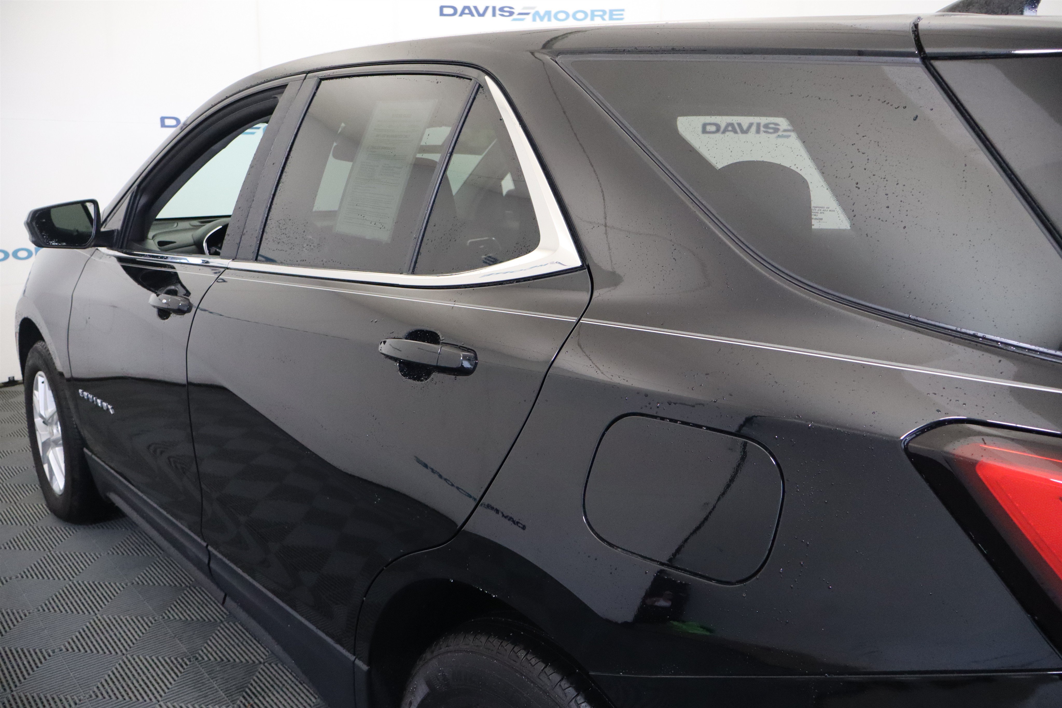 Used 2024 Chevrolet Equinox LT w/ LPO, Floor Liner Package FWD image 12