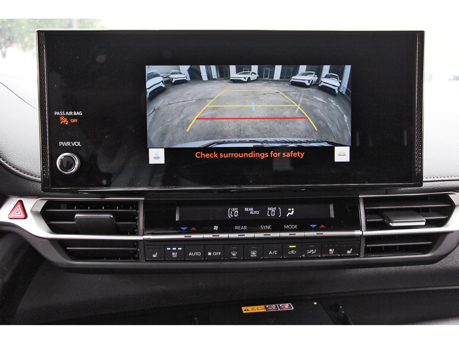 Used 2025 Toyota Sienna Limited AWD/4WD image 29