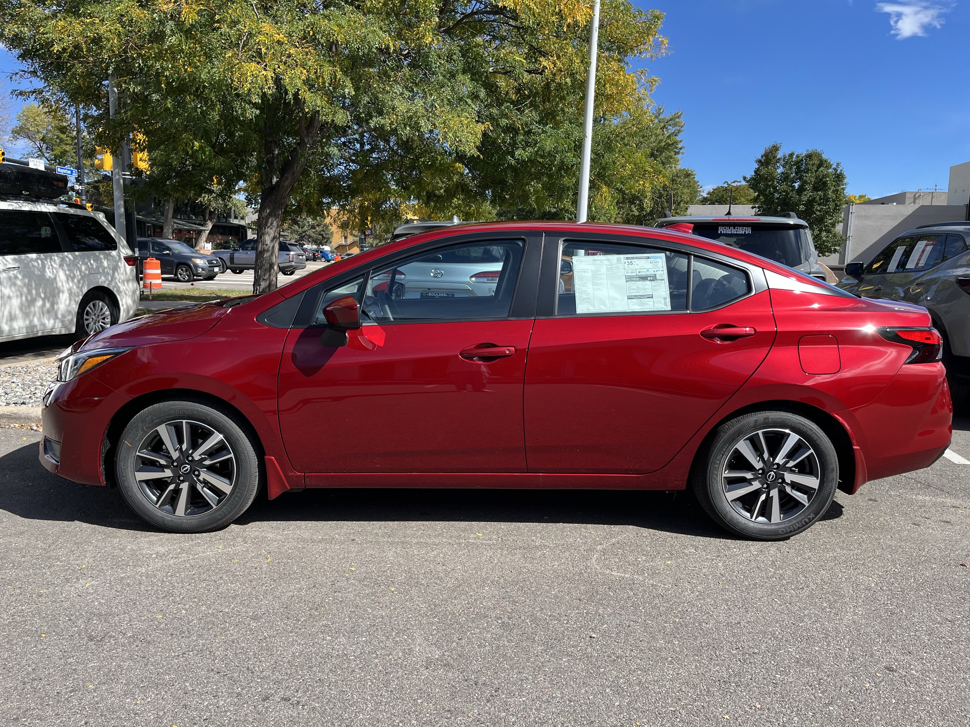New 2025 Nissan Versa SV w/ Trunk Package FWD image 5