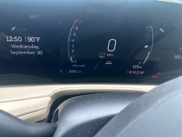 Certified 2024 Cadillac XT4 Premium Luxury FWD image 17
