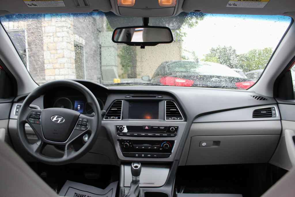 Used 2017 Hyundai Sonata SE image 25