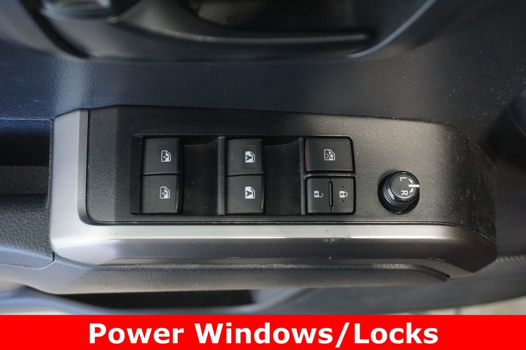 Used 2023 Toyota Tacoma SR5 AWD/4WD image 5