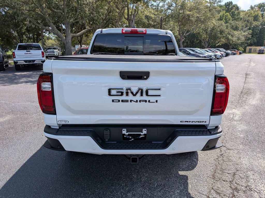 New 2026 GMC Canyon Denali w/ LPO, Black Badging Package AWD/4WD image 5