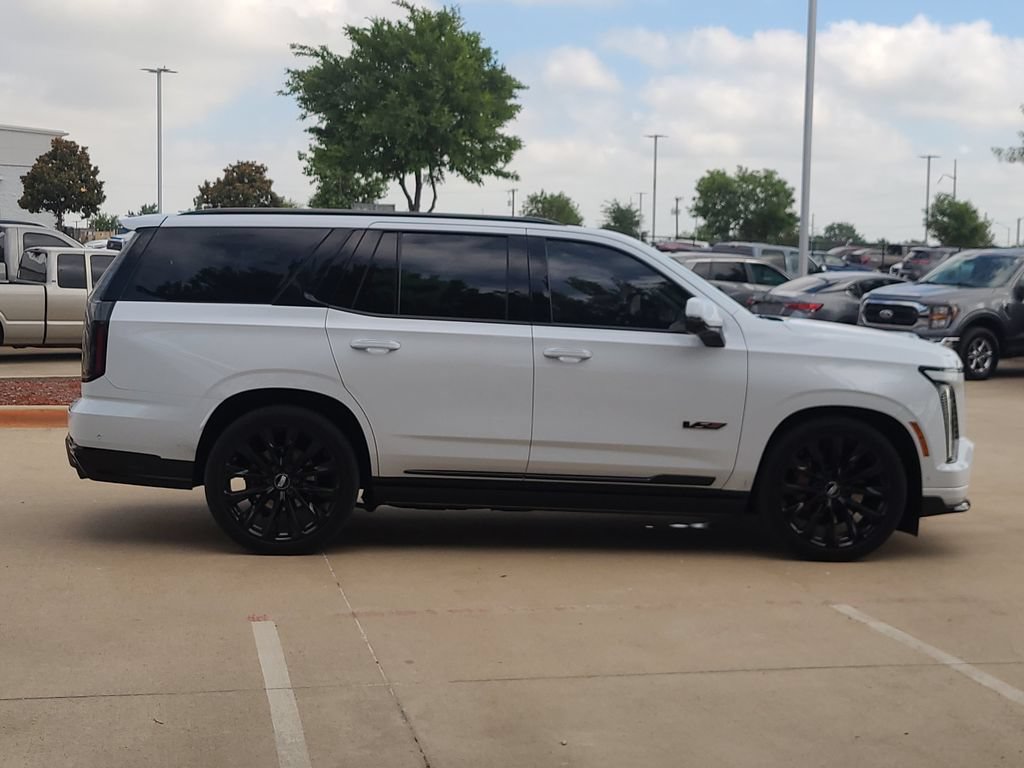Used 2026 Cadillac Escalade V w/ LPO, ONYX Package AWD/4WD image 4