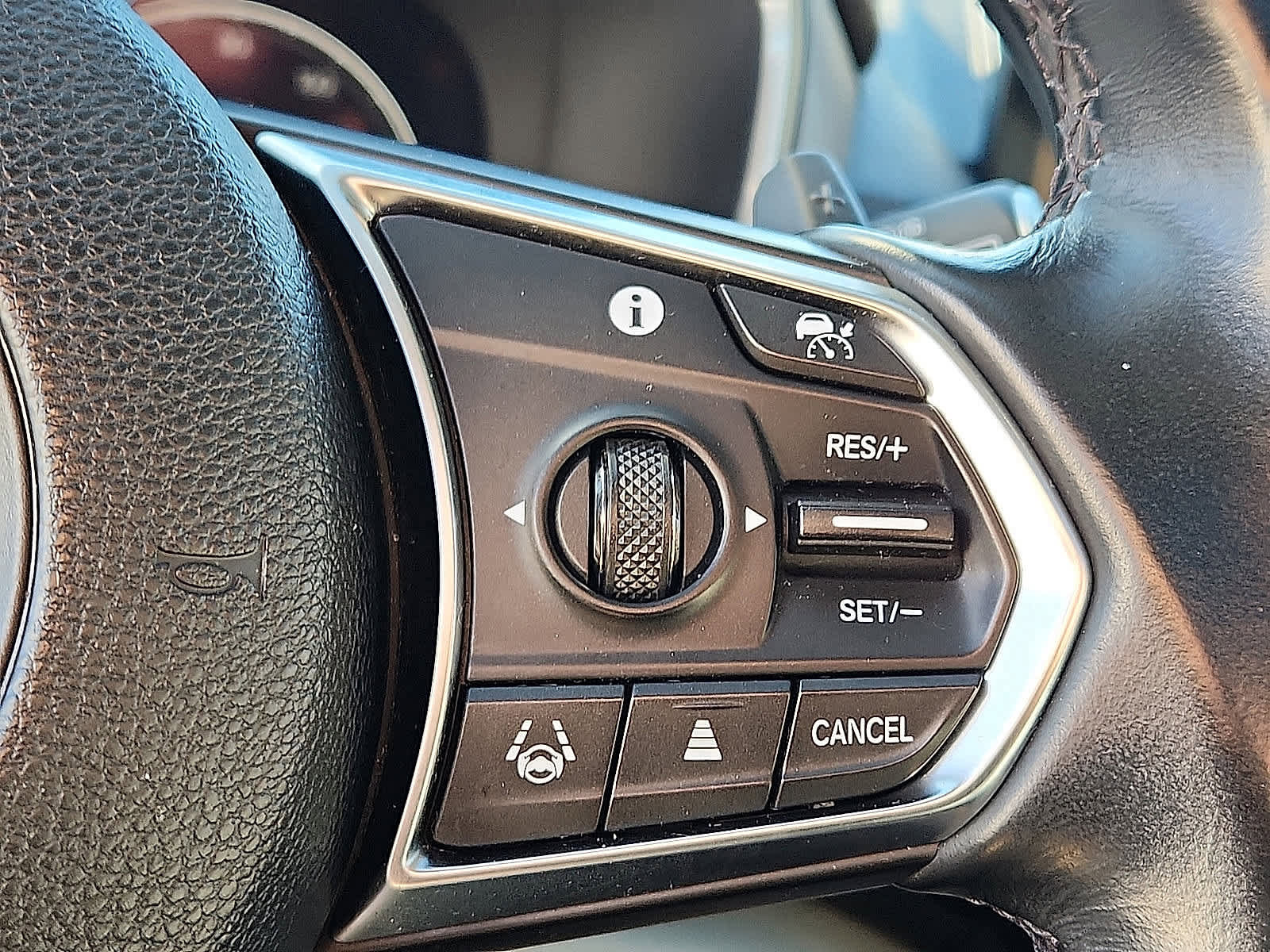 Certified 2023 Acura MDX SH-AWD w/ Technology Package image 23