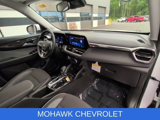 Certified 2025 Chevrolet TrailBlazer LT w/ Convenience Package AWD/4WD image 28