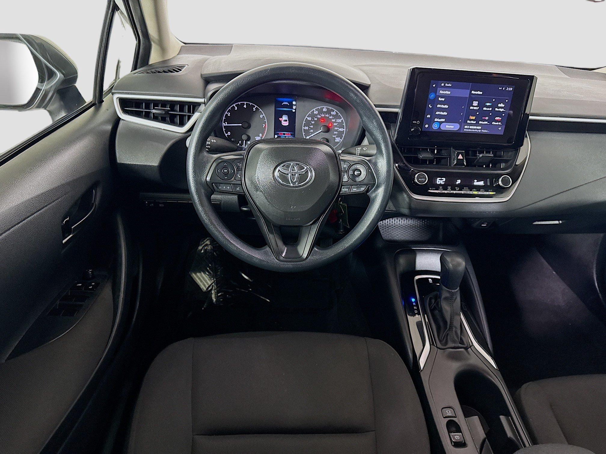 Used 2025 Toyota Corolla LE FWD image 17