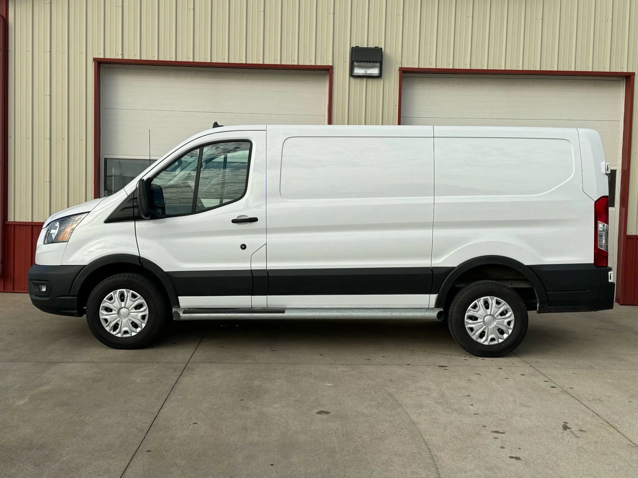 Used 2024 Ford Transit 250 Low Roof w/ Exterior Upgrade Package image 17