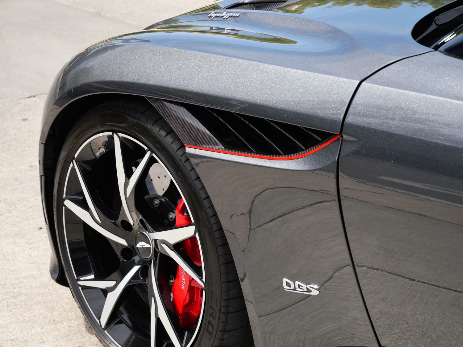 Used 2019 Aston Martin DBS Superleggera image 9