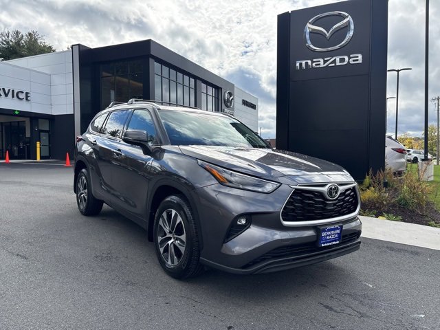 Used 2022 Toyota Highlander XLE